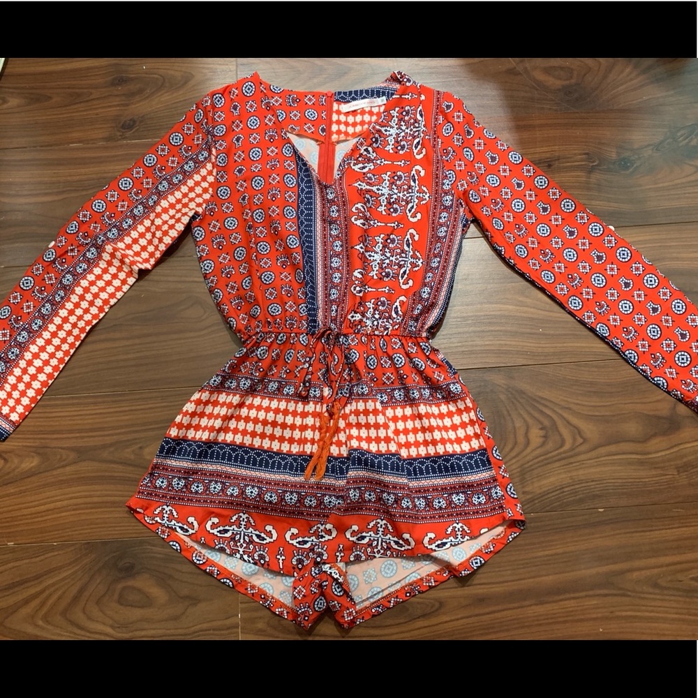 Long sleeve / shorts romper